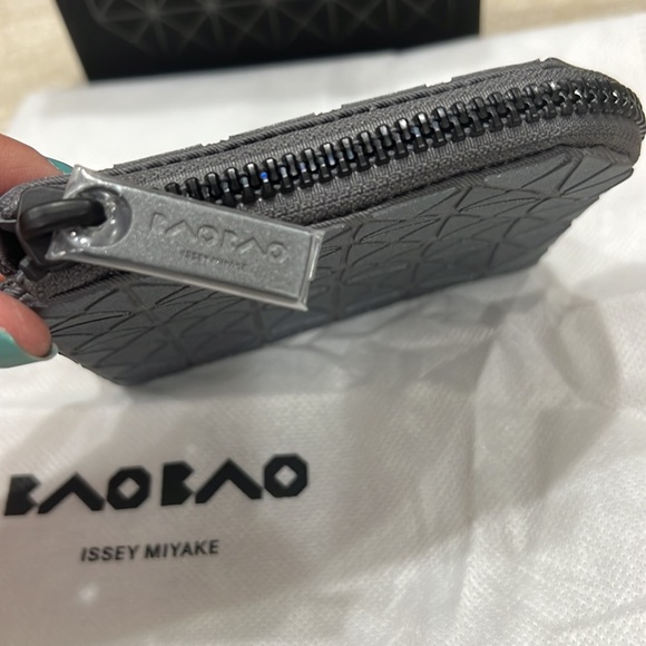 BaoBao Issey Miyake Gray Clam Men Wallet - Picture 5 of 10